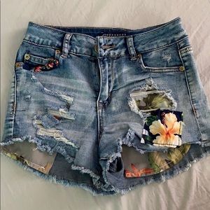 Jean shorts tropical design size 3